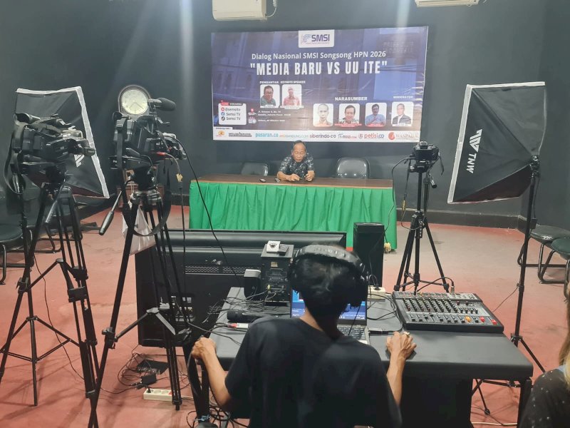 Diskusi nasional SMSI yang mengupas UU ITE terhadap media. 