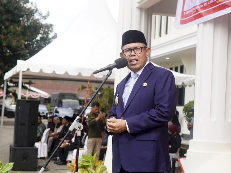 Wakil Bupati Bone Andi Akmal Pasluddin memimpin upacara Sumpah Pemuda. 