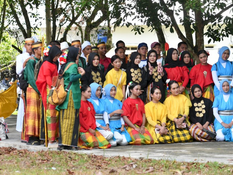 Siswa SMAN 8 saat tampil dalam pementasan Drama Teater Napak Tilas Religi Sejarah Kebudayaan Islam Tana Luwu. 