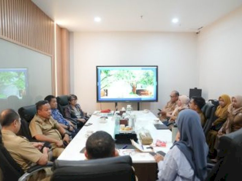 Rapat koordinasi revitalisasi pedestrian dan perluasan Makassar Creative Hub (MCH). 
