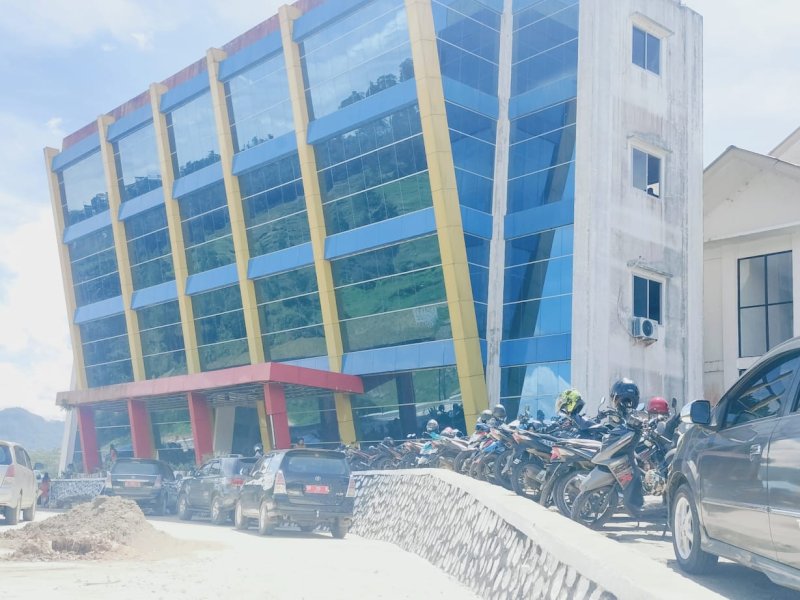 Kantor Bupati Toraja Utara di Panga' yang mulai dioperasikan. 