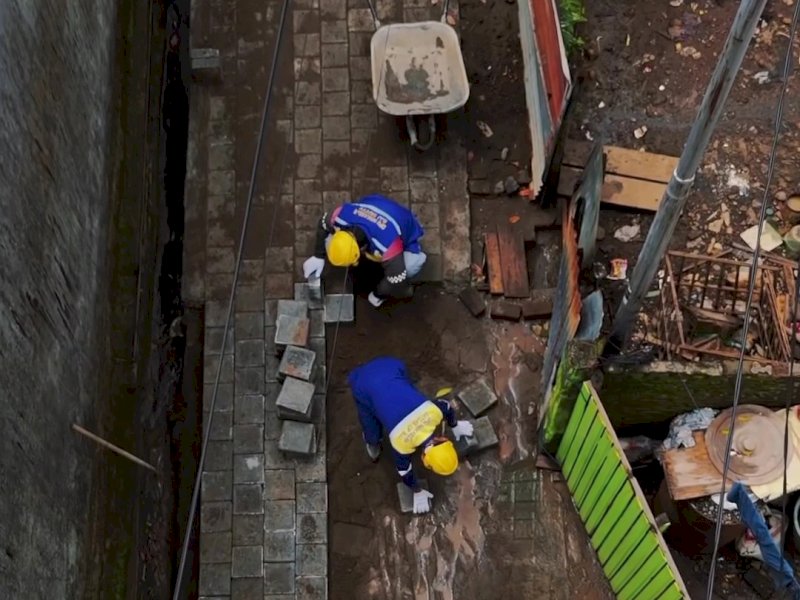 Dinas PU Makassar Lanjut Lakukan Pemasangan Paving Blok di Jalan Perumnas Antang