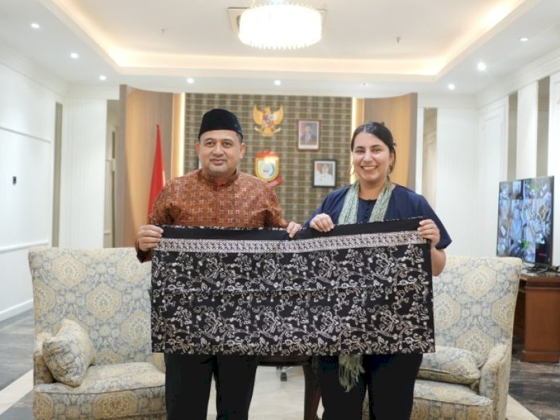 Kedutaan Besar Inggris bersama Tranmere Rovers Football Club bertemu Wali Kota Makassar Munafri Arifuddin. 