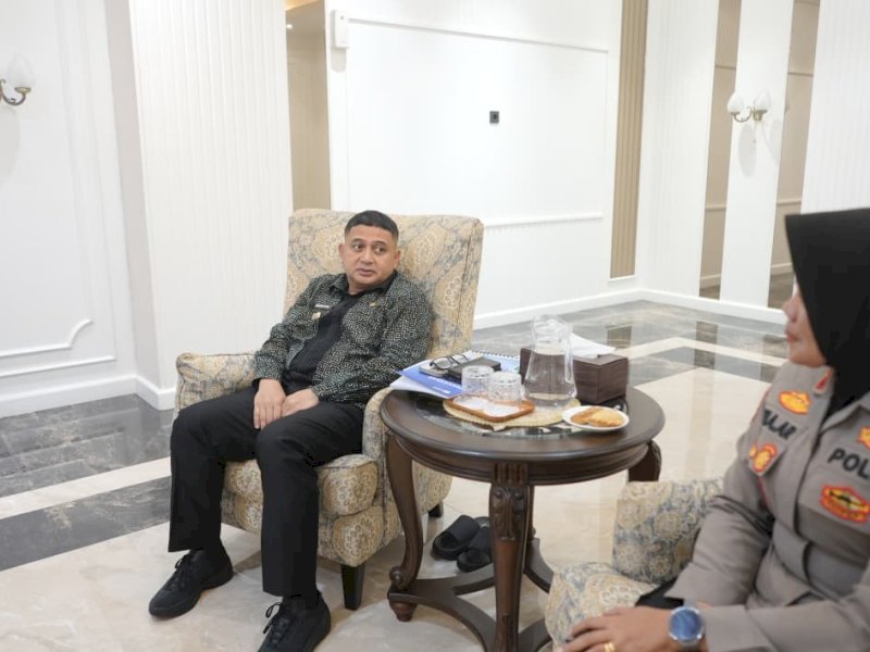 Wali Kota Makassar Munafri Arifuddin bertemu Kapolsek Panakkukang. 