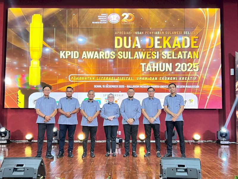 Komisioner KPID Sulsel di acara 2 Dekade KPID Award 2025.