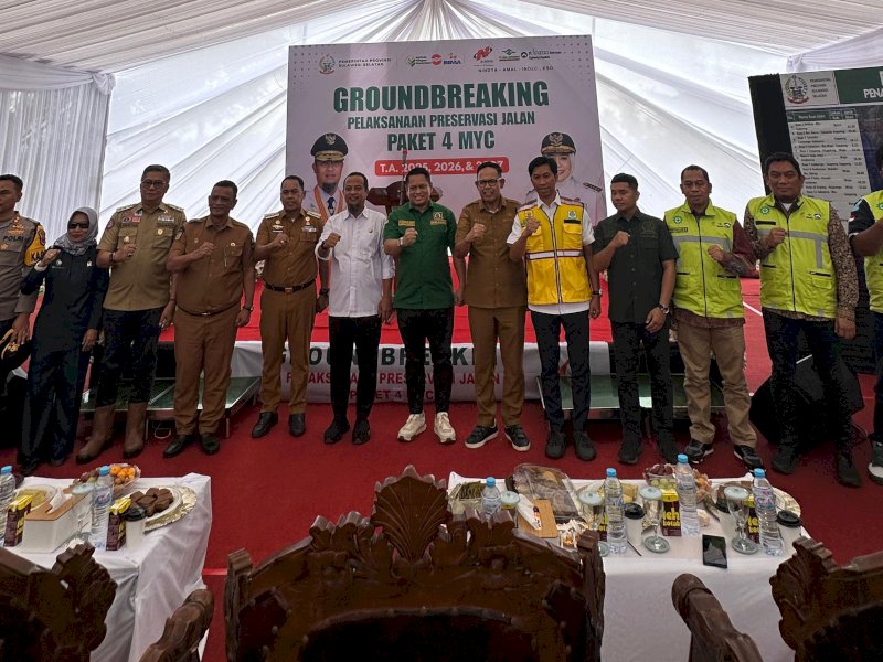 Groundbreaking proyek preservasi jalan provinsi di Kabupaten Wajo.