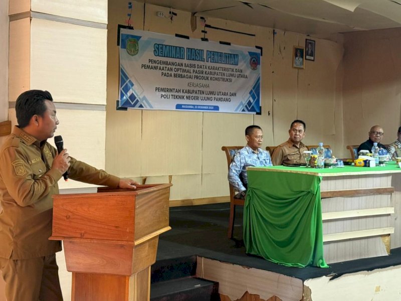 Bupati Andi Abdullah Rahim saat membuka FGD dan Seminar Akhir Pengembangan Basis Data Karakteristik dan Pemanfaatan Optimal Pasir Kabupaten Luwu Utara. 