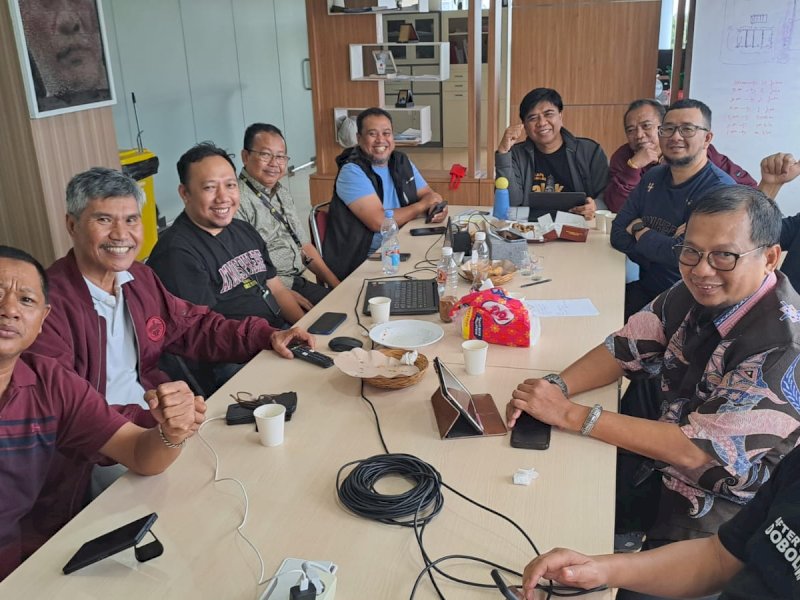 Rapat  pengurus bidang OKK PP IKA Unhas yang dilaksanakan di Sekertariat PP IKA Unhas Lantai 3 gedung  AAS Buiding. 