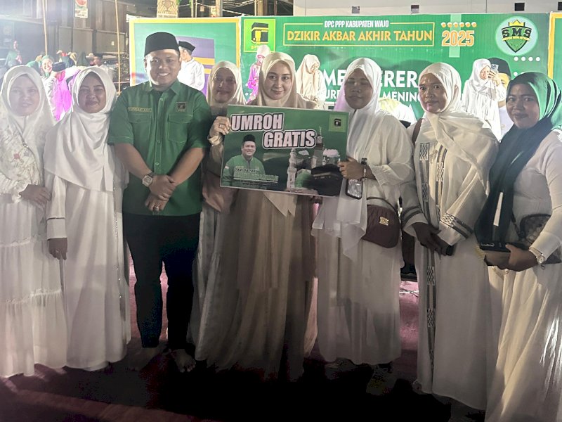 Gelar Zikir Bersama di Wajo, WK DPRD Sulsel Sufriadi Arif Beri Hadiah Umrah