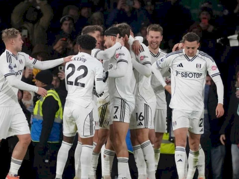 Pemain Fulham merayakan gol ke gawang Chelsea (int) 