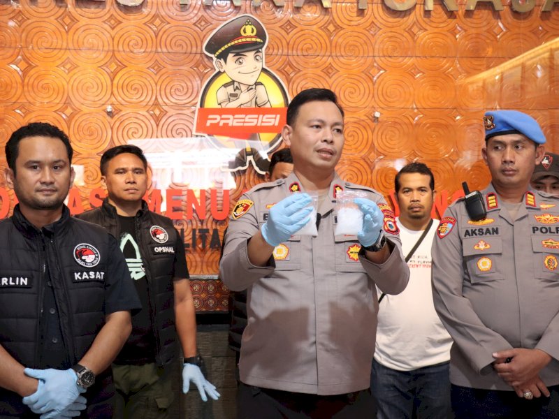 Polres Tator memperlihatkan barang bukti narkoba. 