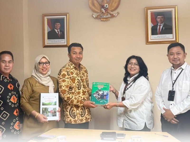 Pemkab Lutra Resmi Ajukan Dokumen Pengembangan Kawasan Perdesaan ke Kemendes PDT