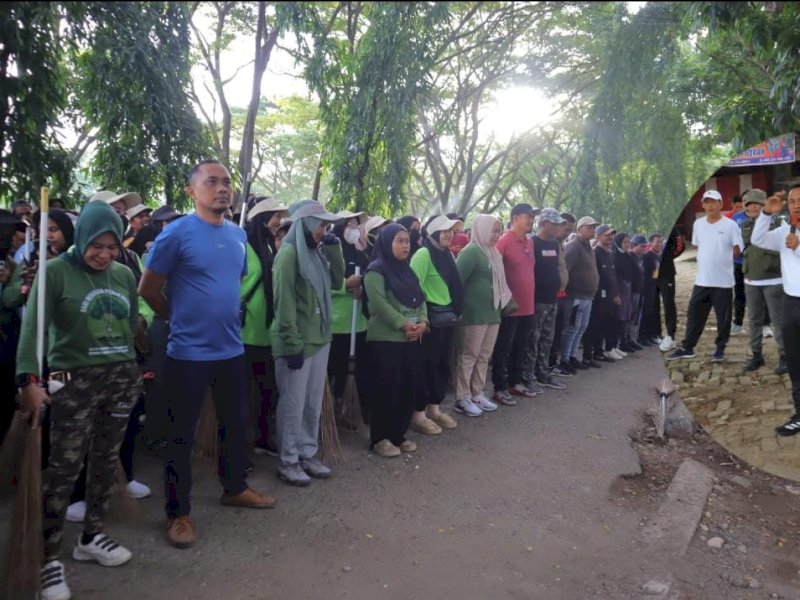Gerakan ASRI, Bupati Andi Asman Pimpin Bersih-bersih di Pasar Palakka 
