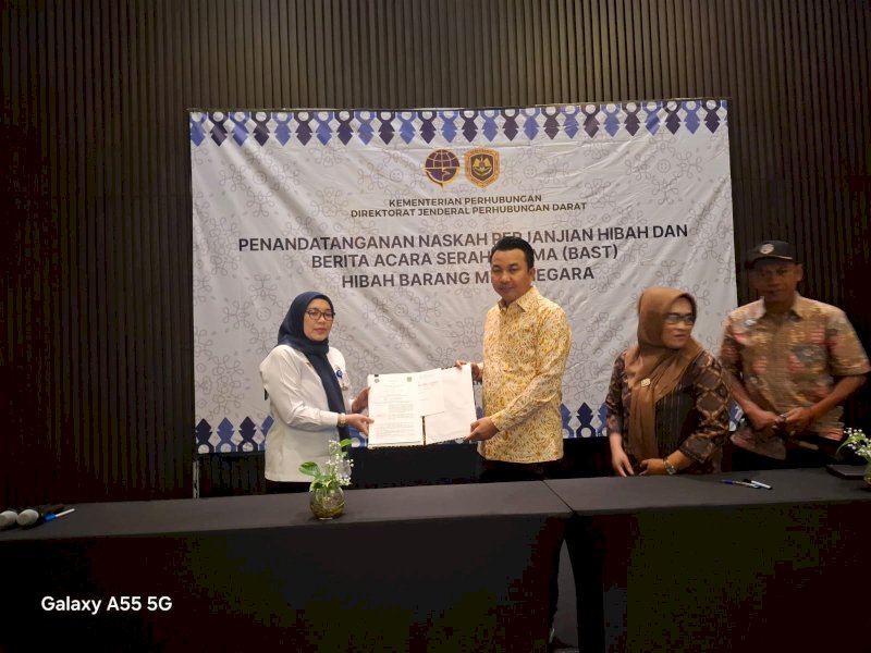 Pemkab Luwu Utara Terima Bantuan Bus Sekolah dari Kemenhub