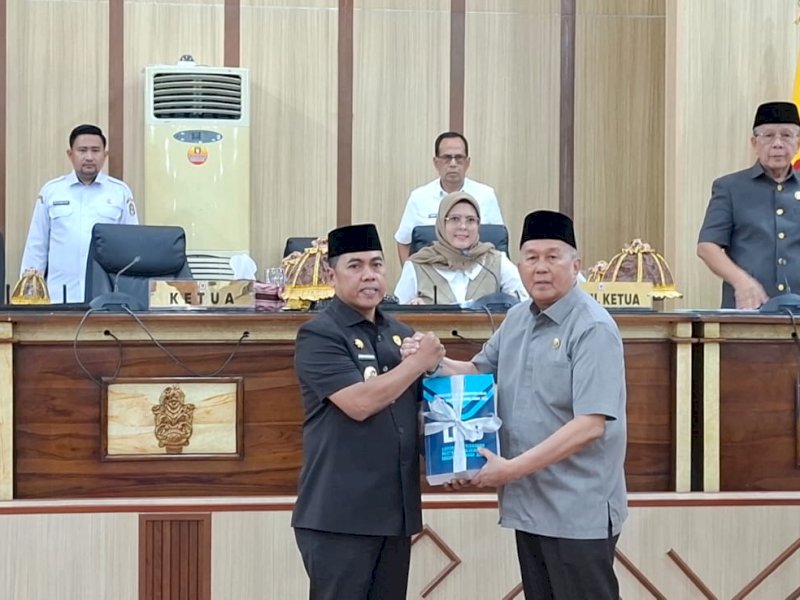 DPRD Kabupaten Wajo menggelar Rapat Paripurna dengan agenda penyerahan LKPJ Bupati Wajo 2025.