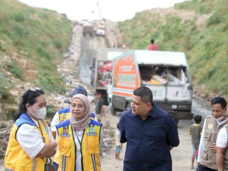 Wali Kota Munafri Arifuddin meninjau jalan TPA Antang beberapa waktu lalu. 