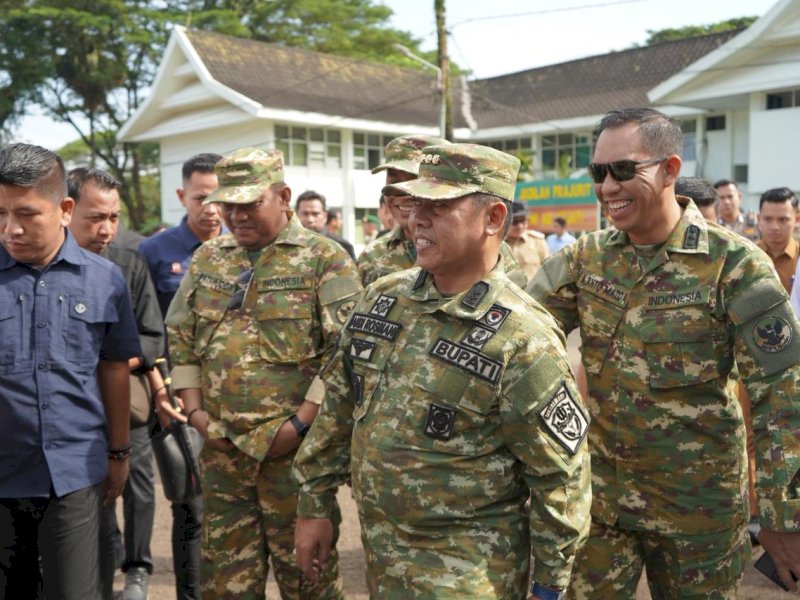 Bupati Wajo Andi Rosman menghadiri upacara pembukaan Latihan Dasar Militer (Latsarmil) Komponen Cadangan (Komcad) Aparatur Sipil Negara (ASN) di Gowa. 