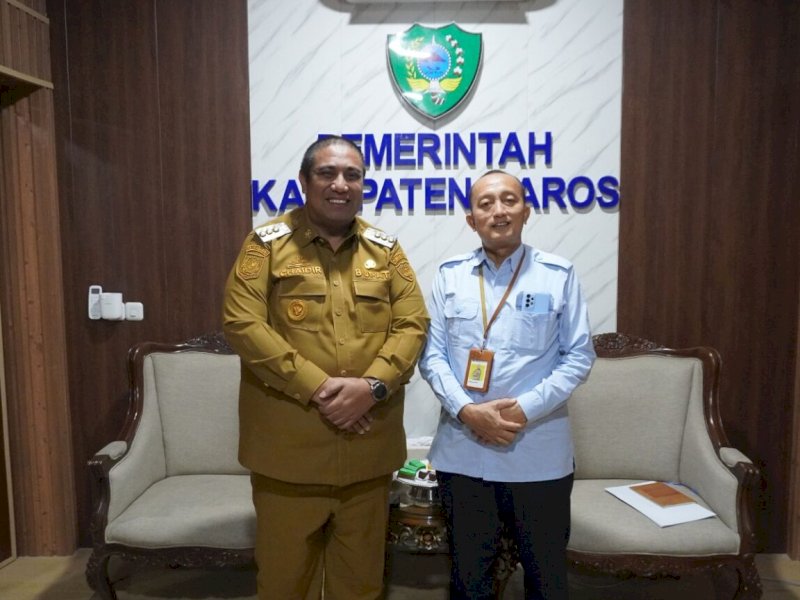 Bupati  Maros Chaidir Syam menerima kunjungan Kepala Kantor Pelayanan Pajak (KPP) Pratama Maros, Safatul Arief.