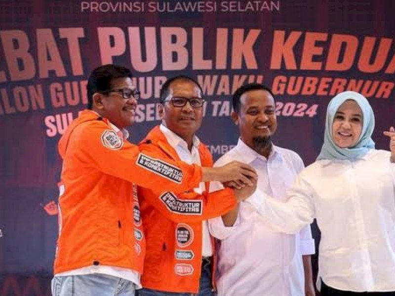 Dua pasangan Cagub dan Cawagub Sulsel salam komando dalam debat malam tadi. 