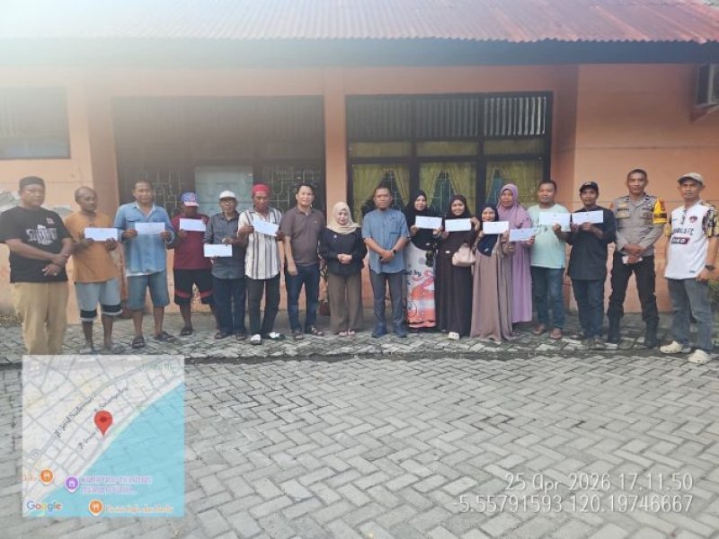Pemprov Sulsel Salurkan Bantuan untuk 12 KK Korban Kebakaran di Bulukumba