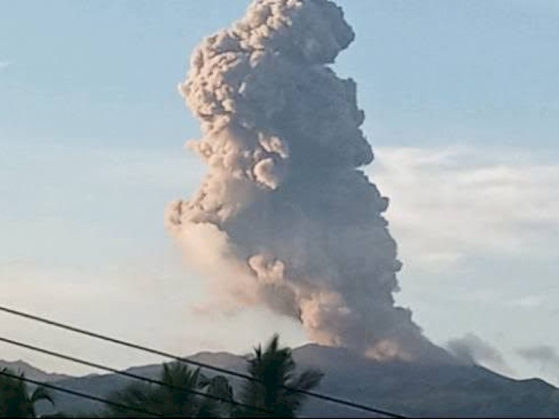 Gunung Dukono Maluku Utara Meletus, 20 Pendaki Terjebak