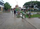 Koramil Sabbangparu-Warga Gotong Royong Bersihkan Lingkungan Pasar Salojampu