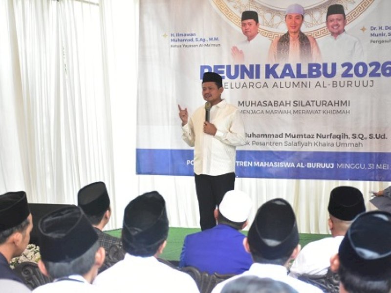 Bupati Sumedang Dony Ahmad Munir menghadiri Reuni Alumni Pondok Pesantren Mahasiswa (PPM) Al Buruuj. 