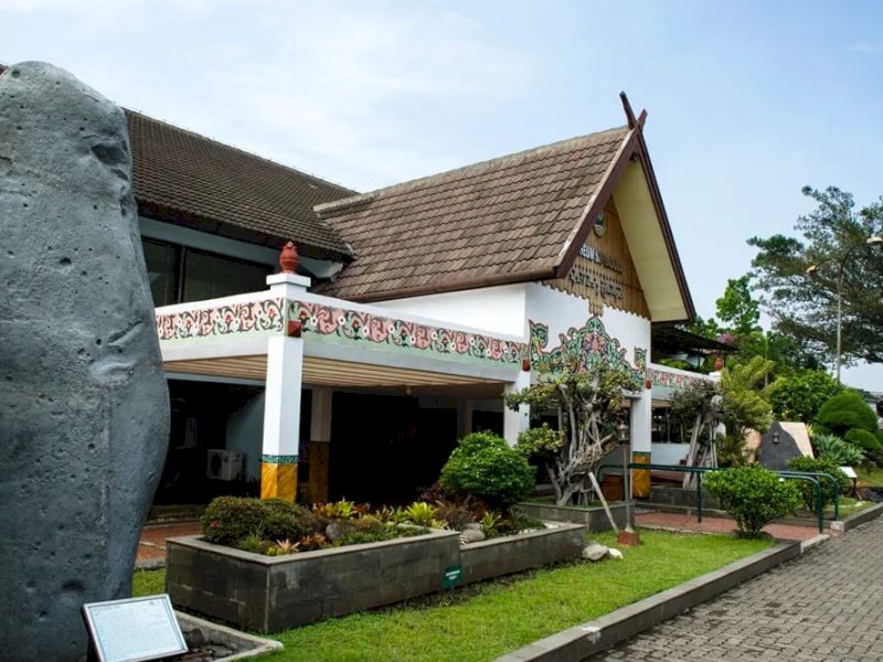 Susul Alur Kultur: Menyingkap Jejak Prasejarah Hingga Kejayaan Kerajaan Tatar Sunda