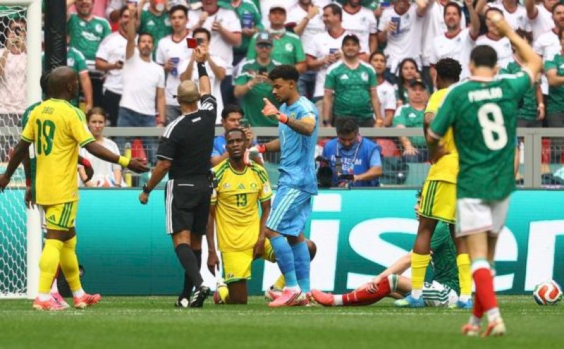 PIALA DUNIA 2026: Drama 3 Kartu Merah, Meksiko Sikat Afsel 2-0