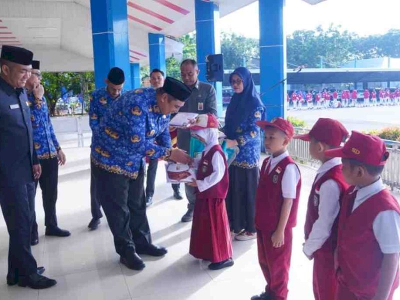 15.453 Siswa di Maros Dapat Seragam Sekolah Gratis, Pemkab Siapkan Rp4 M