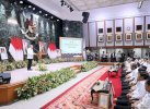 DKI Jakarta HUT ke-499, Wamen Ossy Serahkan 499 Sertipikat ke Pramono
