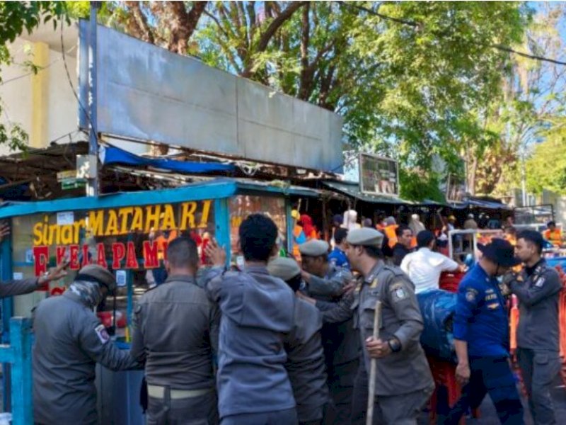 Pemkot Makassar Tertibkan PKL di Benteng Rotterdam, Direlokasi ke Pasar Baru