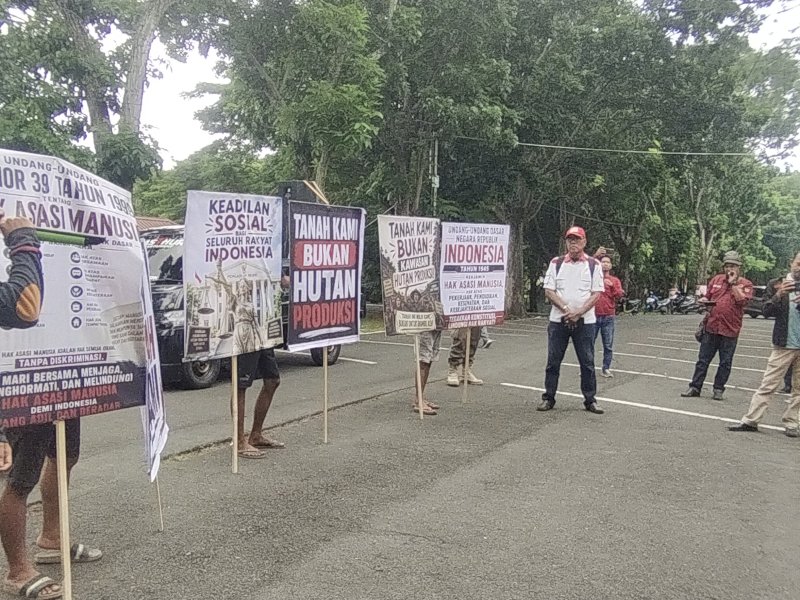 Warga Daraga Geruduk DPRD Wajo, Protes Lahan Diambil Alih Kehutanan 