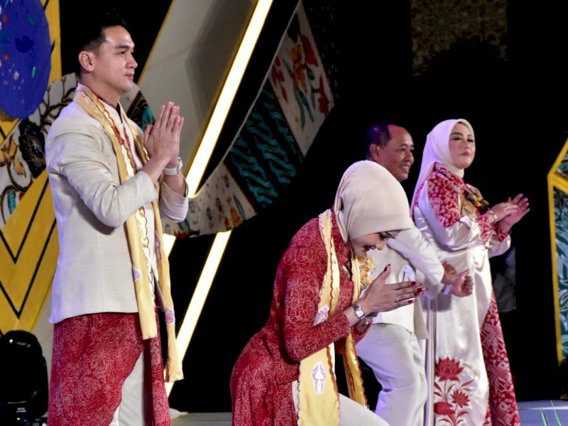 PKJB 2026: Sumedang Memukau, Tampilkan Fesyen Mahkota Binokasih hingga Kujang