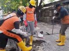 Dinas PU Makassar-Satgas BJJ Kolaborasi Benahi Trotoar di Eks Lokasi PKL Benteng Rotterdam 