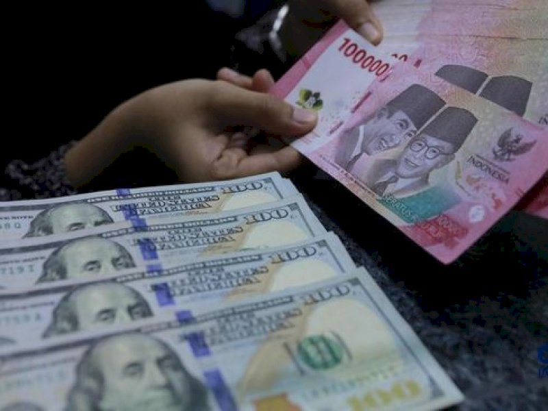 Rupiah Kian Rontok, Kini Sentuh Rp18.091 per Dolar AS 