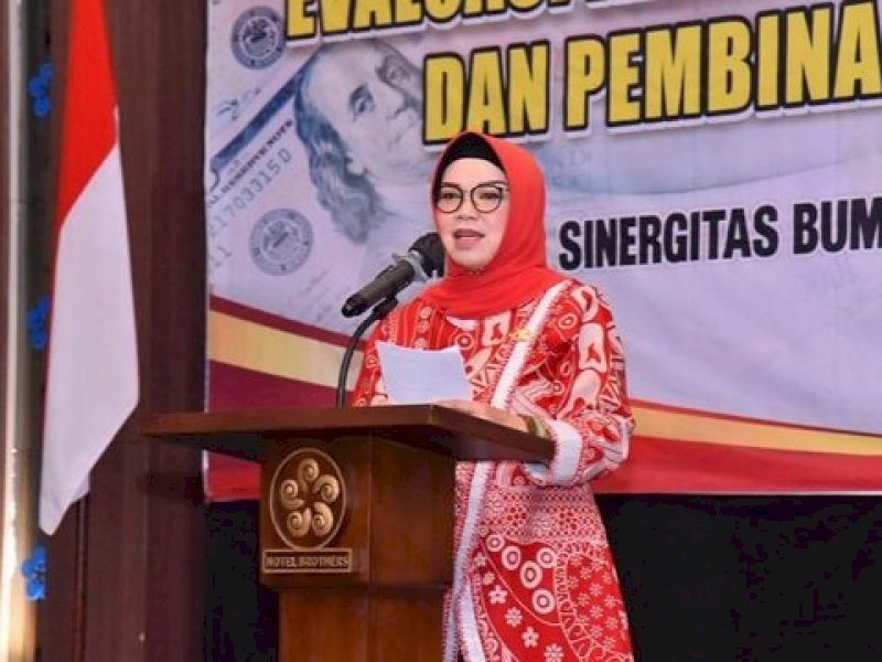 Etik Suryani