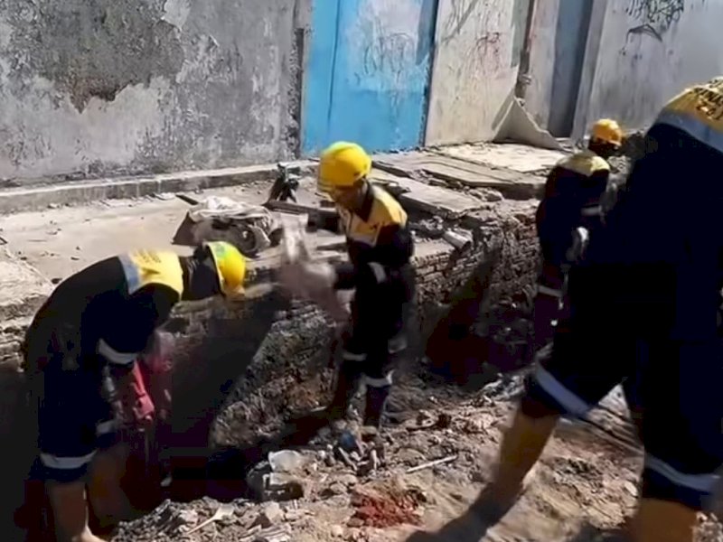 Dinas PU Makassar Gerak Cepat Normalisasi Drainase Usai Relokasi PKL di Ujung Tanah