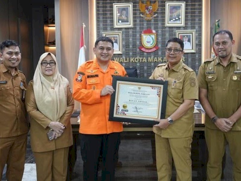 Dinsos Makassar-RSUD Daya Raih Penghargaan Pelayanan Publik dari Ombudsman RI