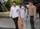Yang Disita KPK Dalam OTT Bupati Lombok Barat: Uang Rp9 M dan Mobil Alphard