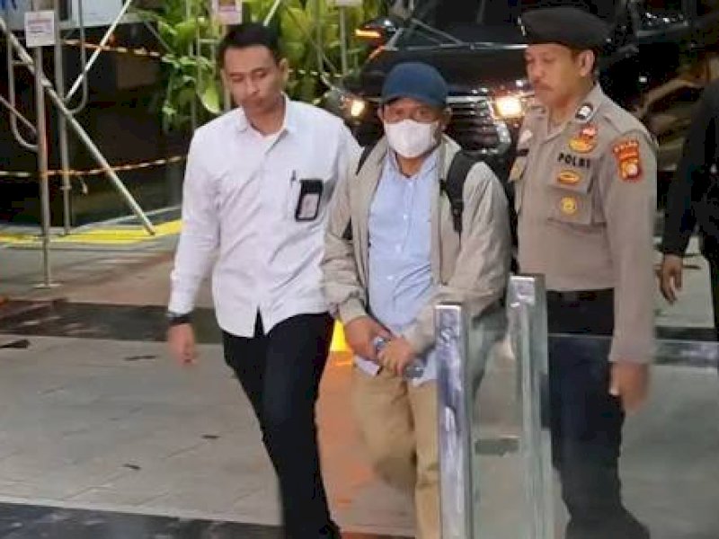 Yang Disita KPK Dalam OTT Bupati Lombok Barat: Uang Rp9 M dan Mobil Alphard