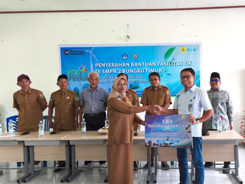 PLN UIP Sulawesi Bantu Fasilitas TIK untuk Edukasi Digital di SMPN 2 Bungku Timur Morowali 