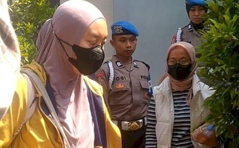 Istri Bupati Pemalang dr Noor Ikut Kena OTT KPK, Dibawa Pakai Bus ke Jakarta