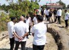 Andi Rosman Tinjau Jalan Longsor di Warasalae Wajo, Harap BBWS Percepat Penanganan 