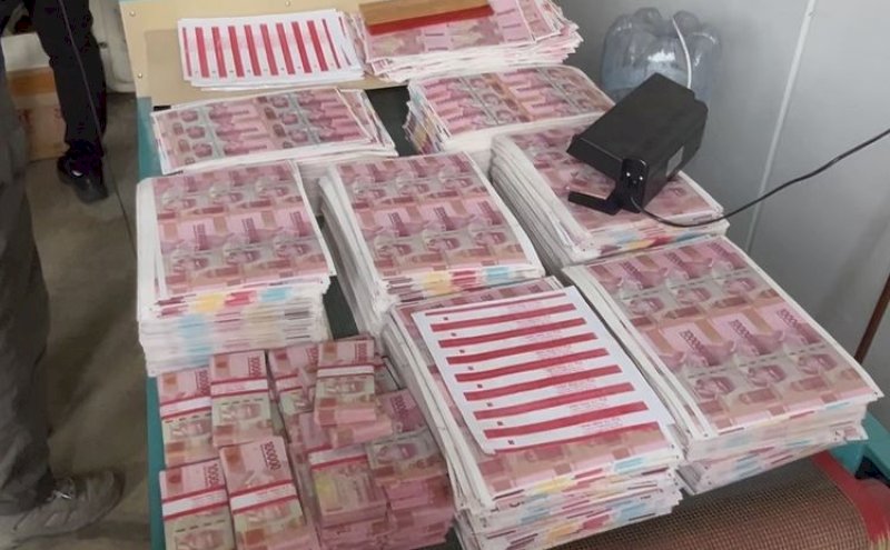 Polisi Gerebek Pabrik Uang Palsu di Tangsel, Rp36 M Disita