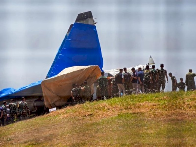 Viral! Penampakan Pesawat Tempur Sukhoi Tergelincir di Bandara Sultan Hasanuddin Makassar 