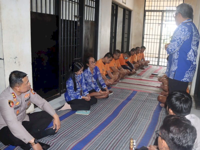 Gandeng Kemenag, Polres Toraja Utara Gelar Pembinaan Rohani untuk Tahanan