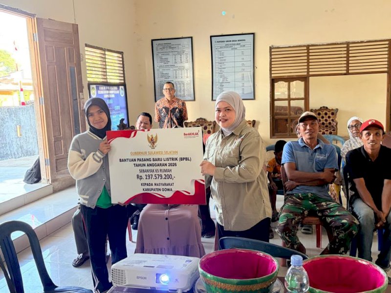 Pemprov Sulsel Pasang Listrik Gratis Bagi 130 Rumah  di Gowa-Bantaeng 