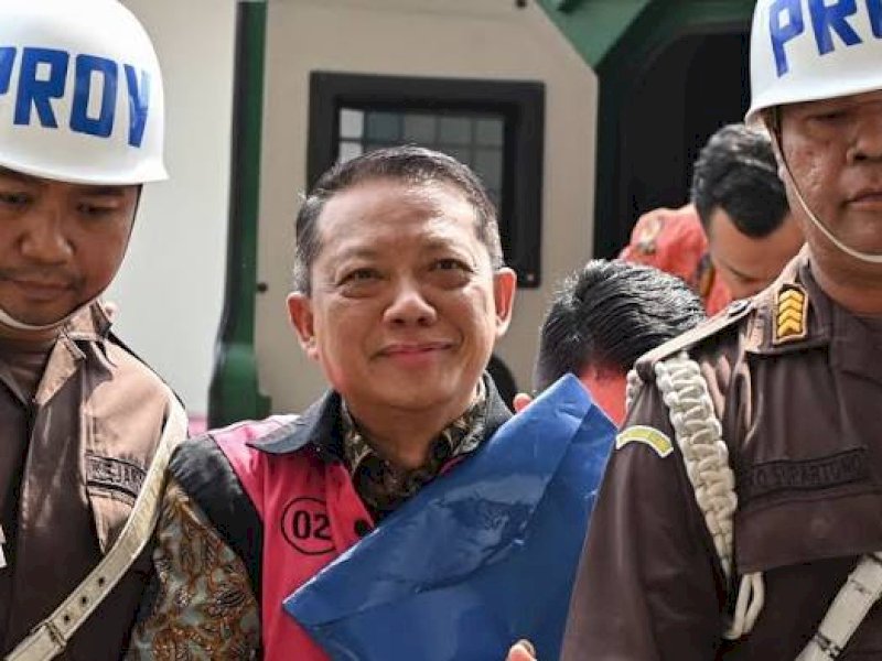 Eks Jampidsus Febrie Adriansyah Jalani Sidang Perdana TPPU 7 Oktober