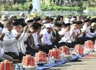 Kekeringan Berkepanjangan, Ribuan Warga Gelar Salat Istisqa di Rujab Gubernur Sulsel